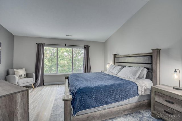 5806 Stonebridge Circle, Miami Twp, OH 45150