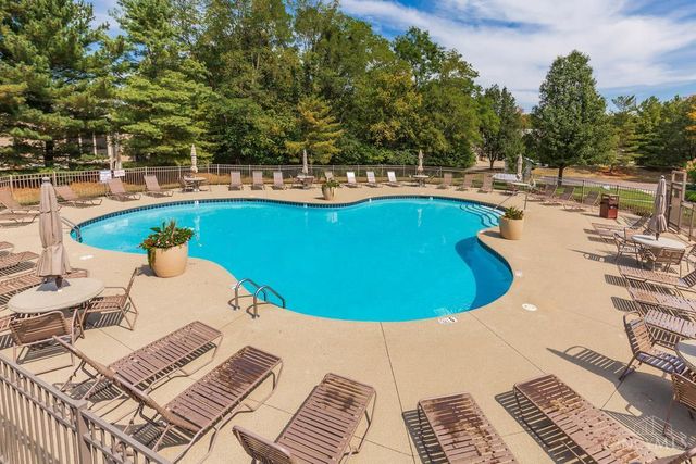 5806 Stonebridge Circle, Miami Twp, OH 45150