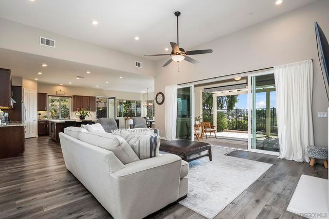 1812 Hayden Ranch Rd, Vista, CA 92084