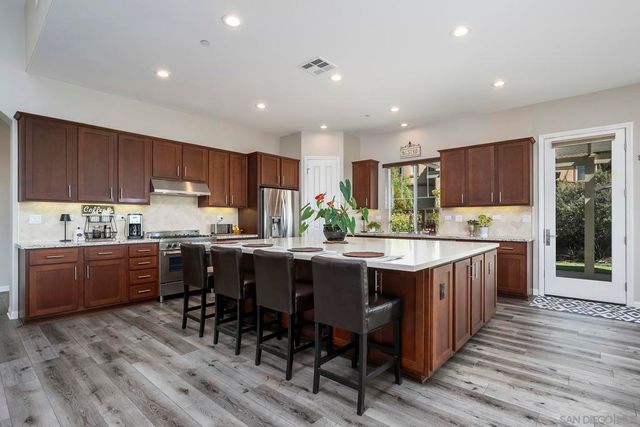 1812 Hayden Ranch Rd, Vista, CA 92084