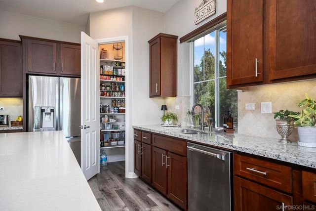 1812 Hayden Ranch Rd, Vista, CA 92084