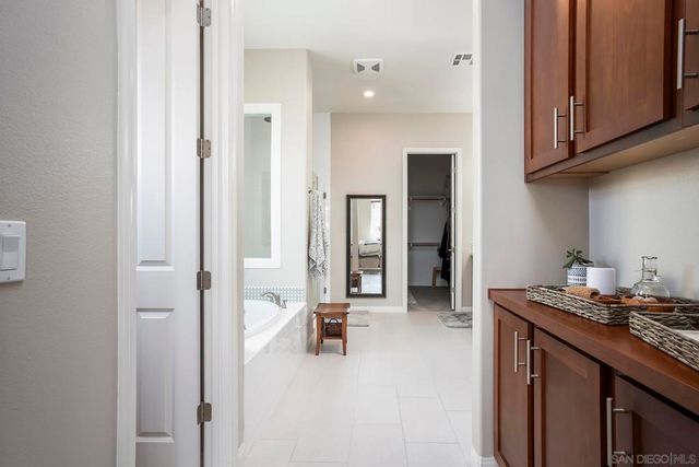 1812 Hayden Ranch Rd, Vista, CA 92084