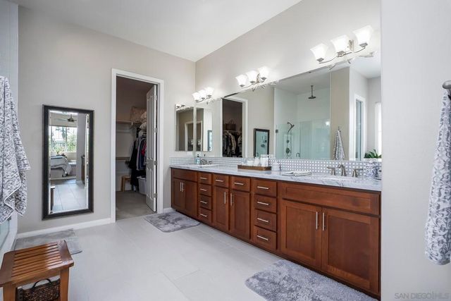 1812 Hayden Ranch Rd, Vista, CA 92084