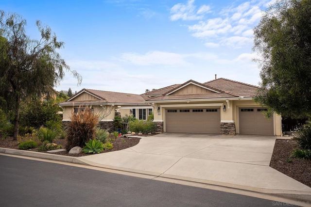 1812 Hayden Ranch Rd, Vista, CA 92084