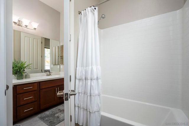 1812 Hayden Ranch Rd, Vista, CA 92084