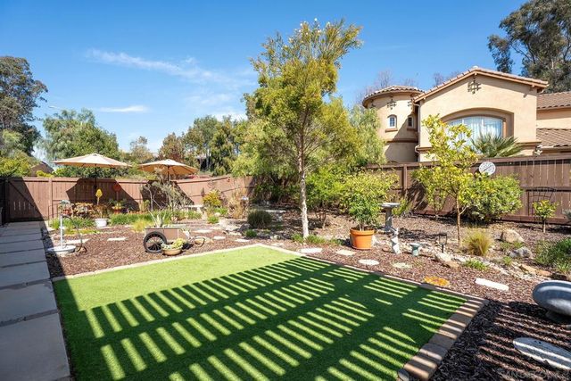 1812 Hayden Ranch Rd, Vista, CA 92084