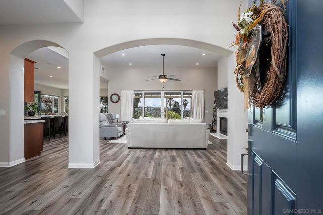 1812 Hayden Ranch Rd, Vista, CA 92084