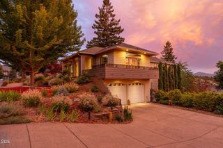 4600 Cloudcrest Drive, Medford, OR 97504