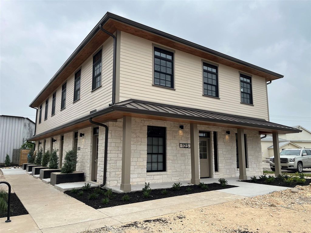 125 Rose 202, Buda, TX 78610
