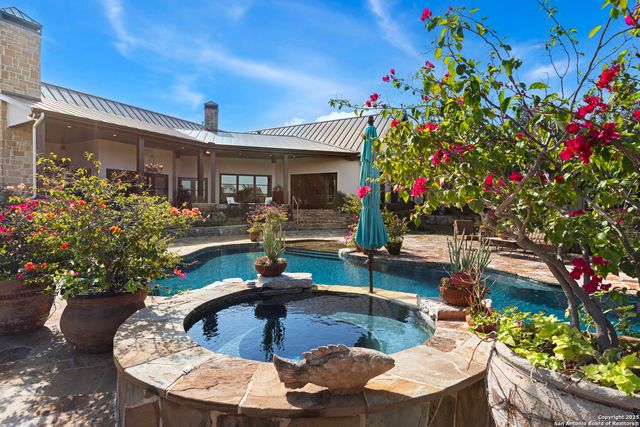 165 Painted Sky, Comfort, TX 78013