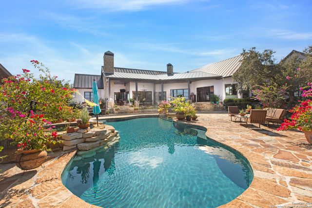 165 Painted Sky, Comfort, TX 78013