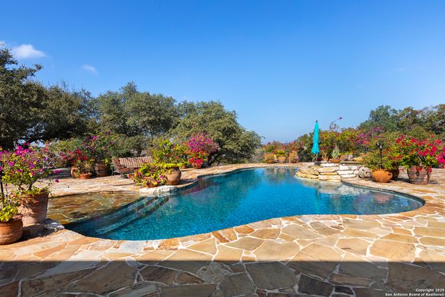 165 Painted Sky, Comfort, TX 78013