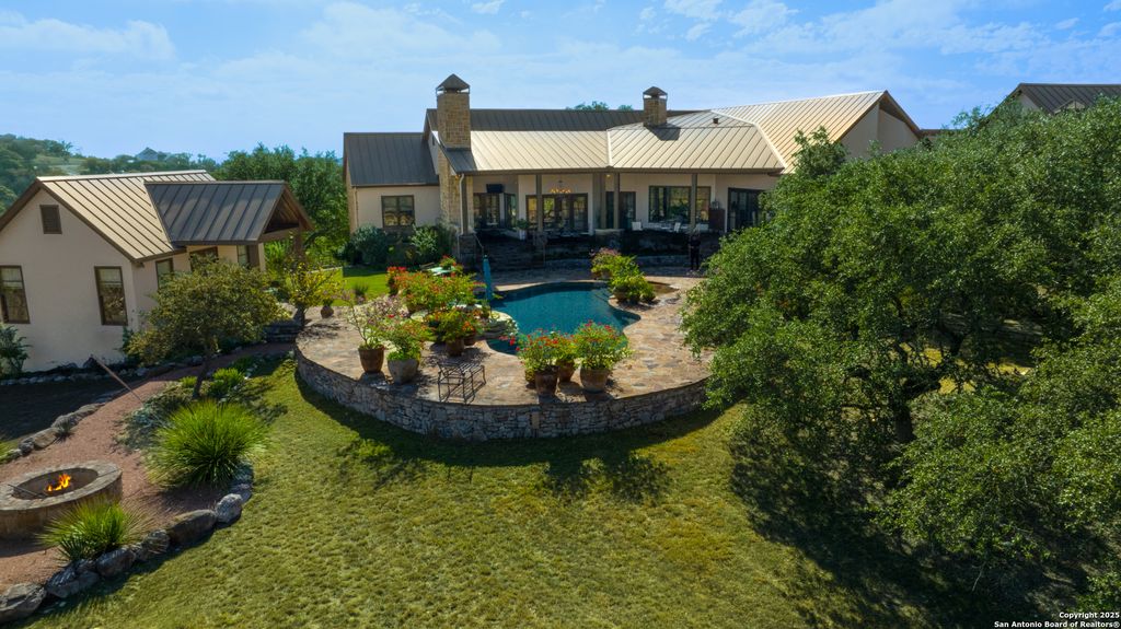 165 Painted Sky, Comfort, TX 78013