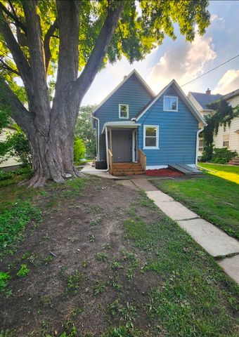 1718 11th Street, Moline, IL 61265
