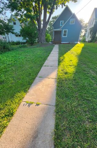 1718 11th Street, Moline, IL 61265