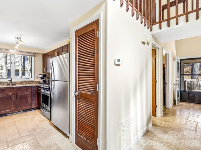 14 Cedarwood Drive, Asheville, NC 28803