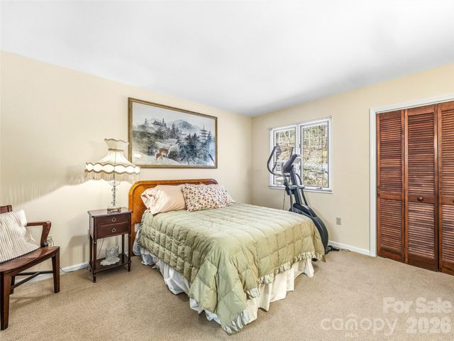 14 Cedarwood Drive, Asheville, NC 28803