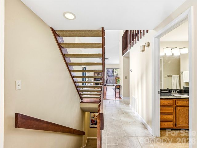 14 Cedarwood Drive, Asheville, NC 28803