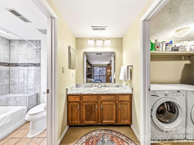 14 Cedarwood Drive, Asheville, NC 28803