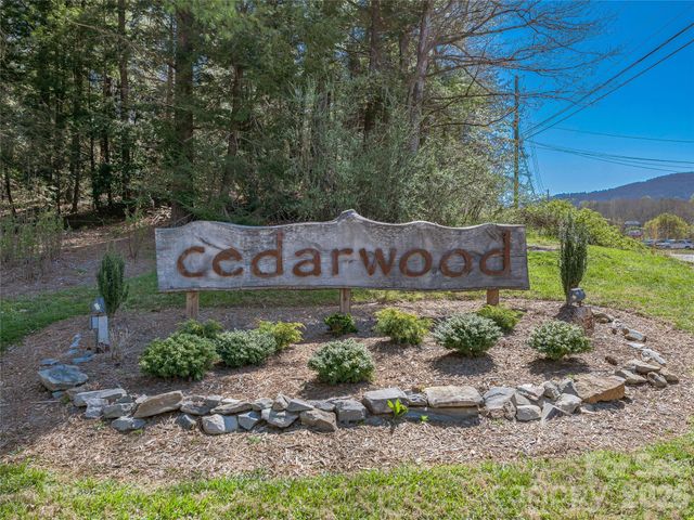 14 Cedarwood Drive, Asheville, NC 28803