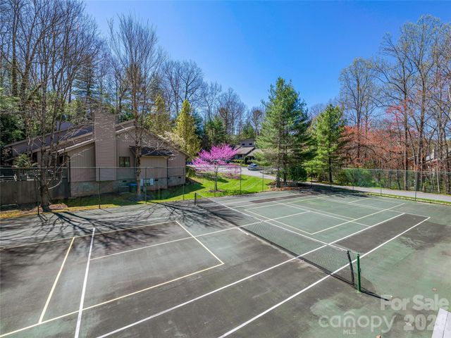 14 Cedarwood Drive, Asheville, NC 28803