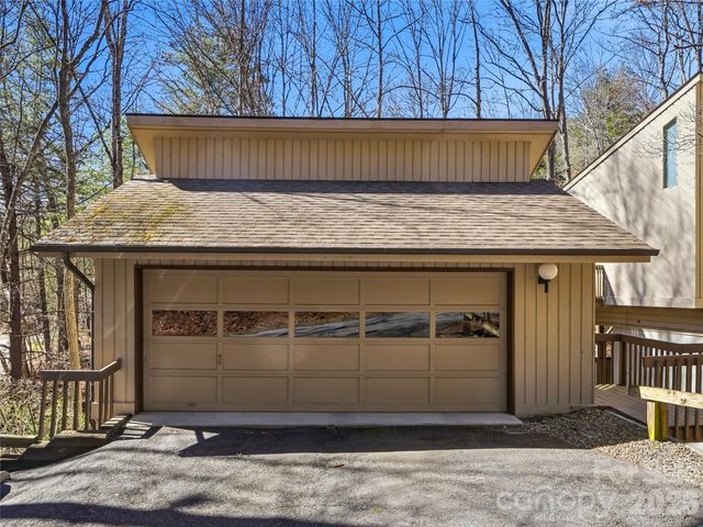 14 Cedarwood Drive, Asheville, NC 28803