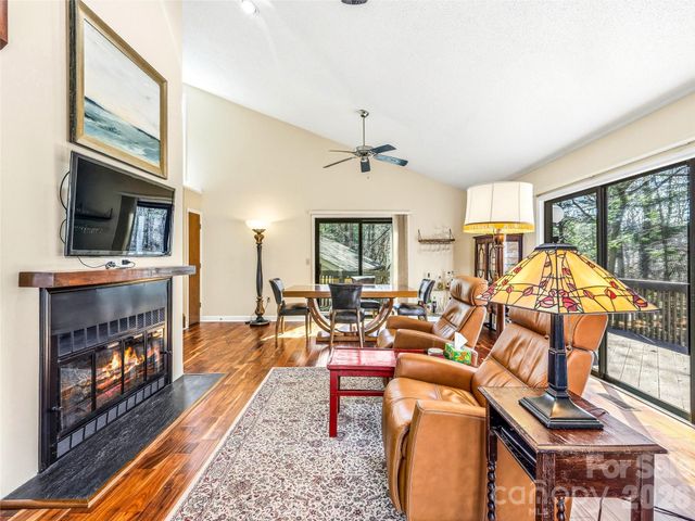 14 Cedarwood Drive, Asheville, NC 28803