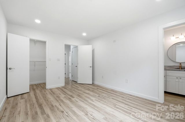 8122 Sherington Way, Charlotte, NC 28227