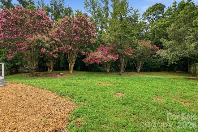 8122 Sherington Way, Charlotte, NC 28227