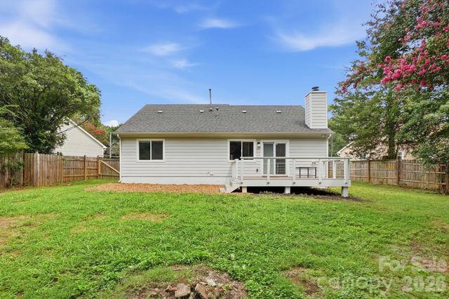 8122 Sherington Way, Charlotte, NC 28227