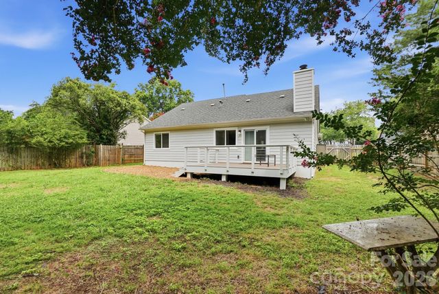 8122 Sherington Way, Charlotte, NC 28227