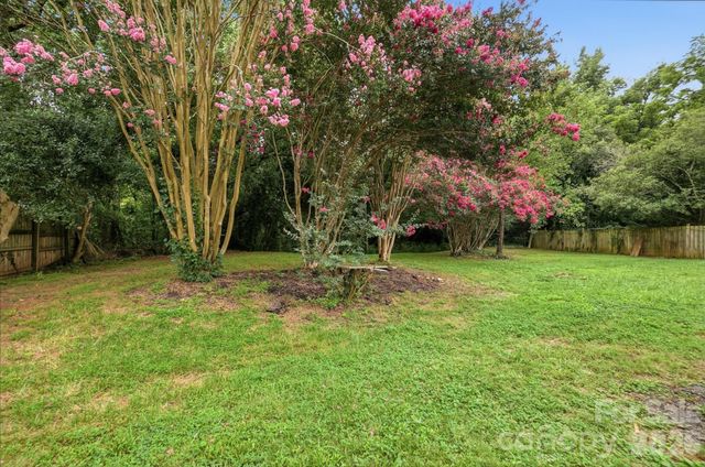 8122 Sherington Way, Charlotte, NC 28227