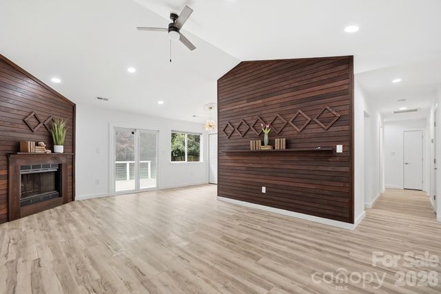 8122 Sherington Way, Charlotte, NC 28227