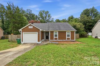 8122 Sherington Way, Charlotte, NC 28227