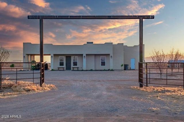 49102 N 530th Avenue, Aguila, AZ 85320