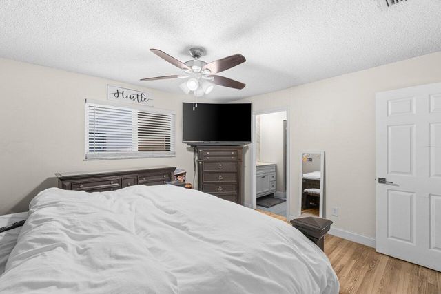 18 Winchmore Lane, Boynton Beach, FL 33426