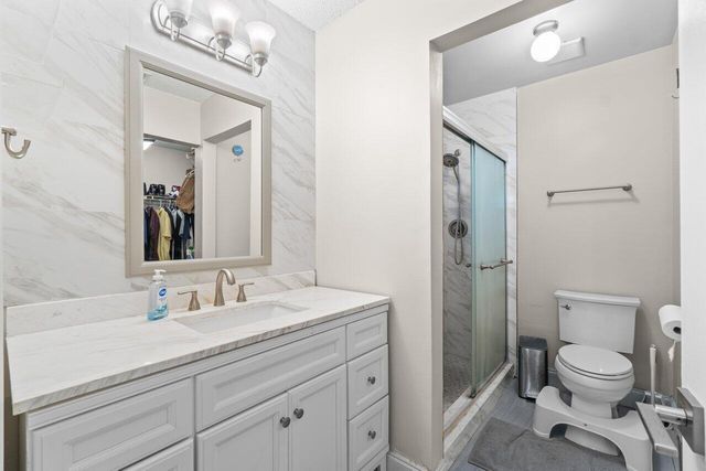 18 Winchmore Lane, Boynton Beach, FL 33426