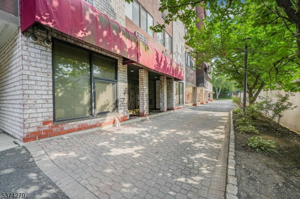55 Clinton Pl 609, Hackensack City, NJ 07601