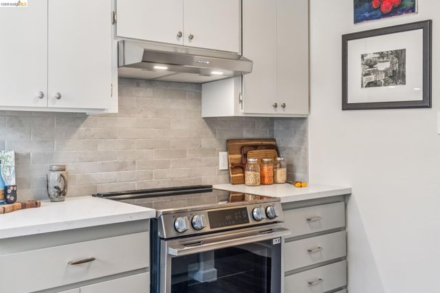 1120 Curtis St, Albany, CA 94706