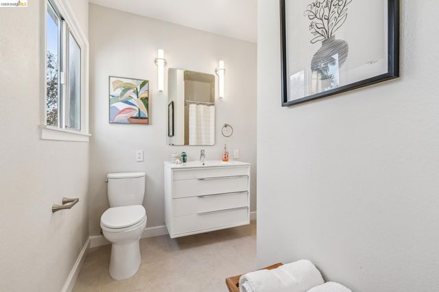 1120 Curtis St, Albany, CA 94706