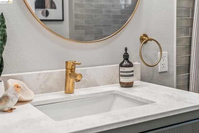 1120 Curtis St, Albany, CA 94706