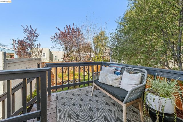 1120 Curtis St, Albany, CA 94706