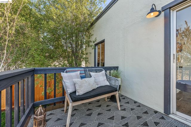 1120 Curtis St, Albany, CA 94706