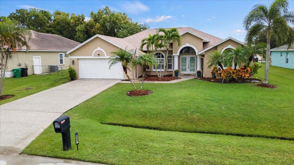 6482 NW Regal Circle, Port St Lucie, FL 34983