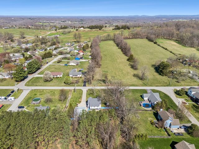 3485 Officers Chapel Rd, Cookeville, TN 38506