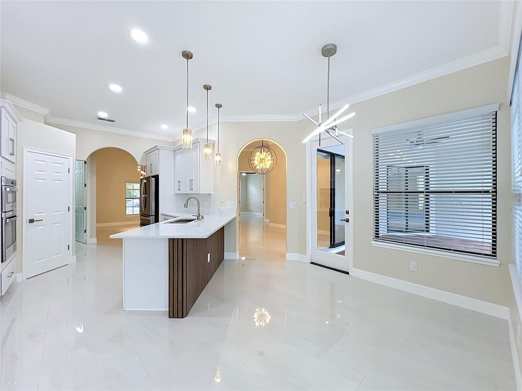 Image 16 of property listing at 7426 POINTE VENEZIA DRIVE, Orlando, FL 32836