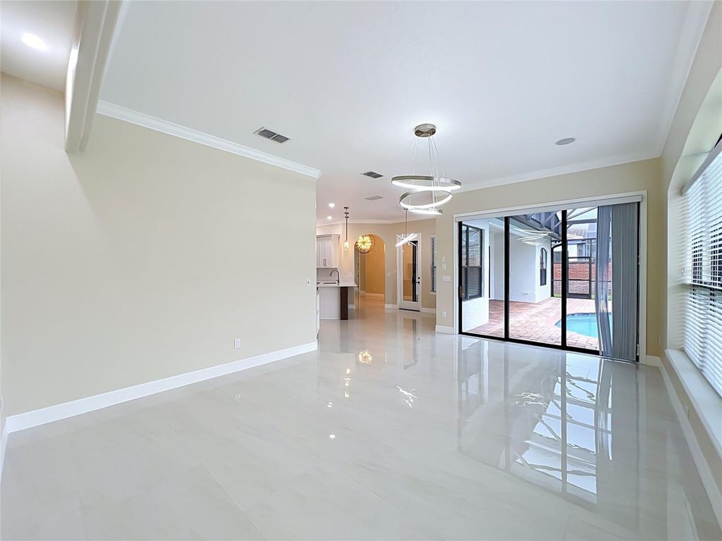 Image 22 of property listing at 7426 POINTE VENEZIA DRIVE, Orlando, FL 32836