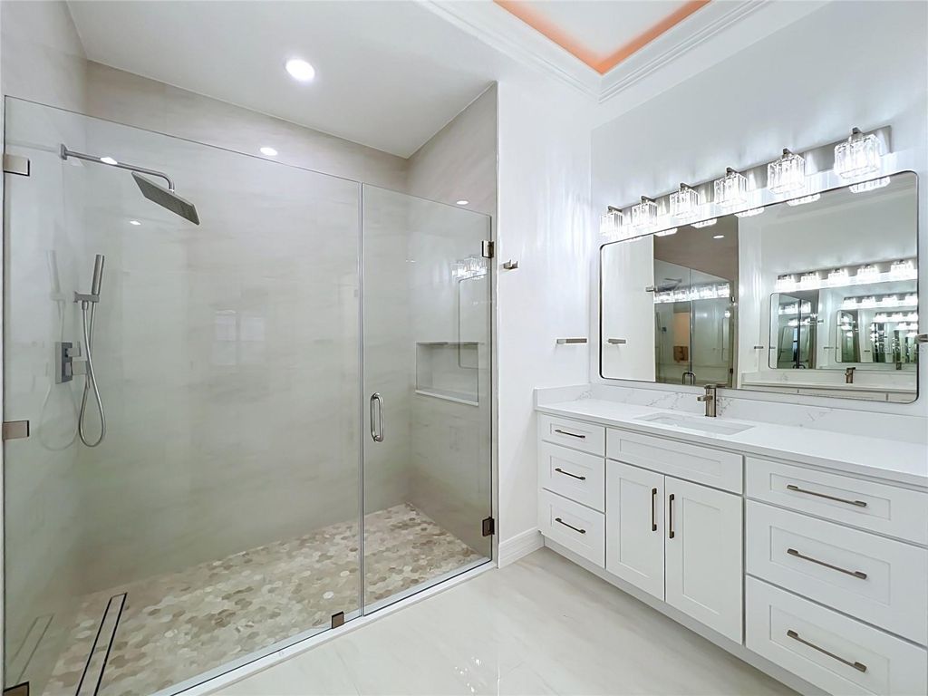 Image 24 of property listing at 7426 POINTE VENEZIA DRIVE, Orlando, FL 32836