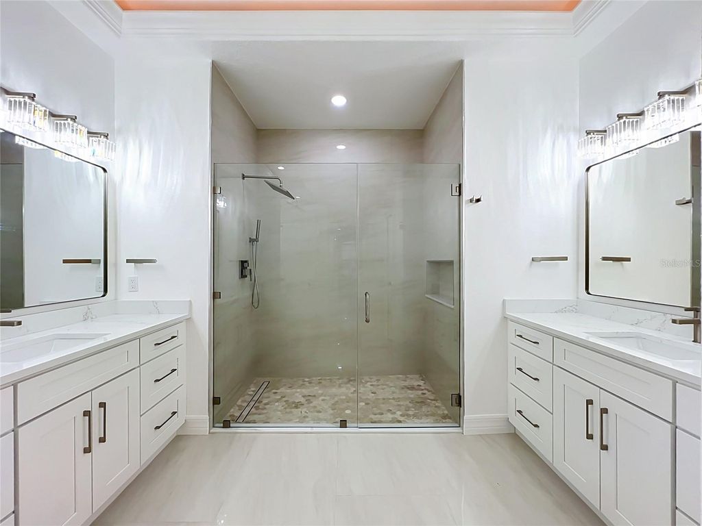 Image 31 of property listing at 7426 POINTE VENEZIA DRIVE, Orlando, FL 32836