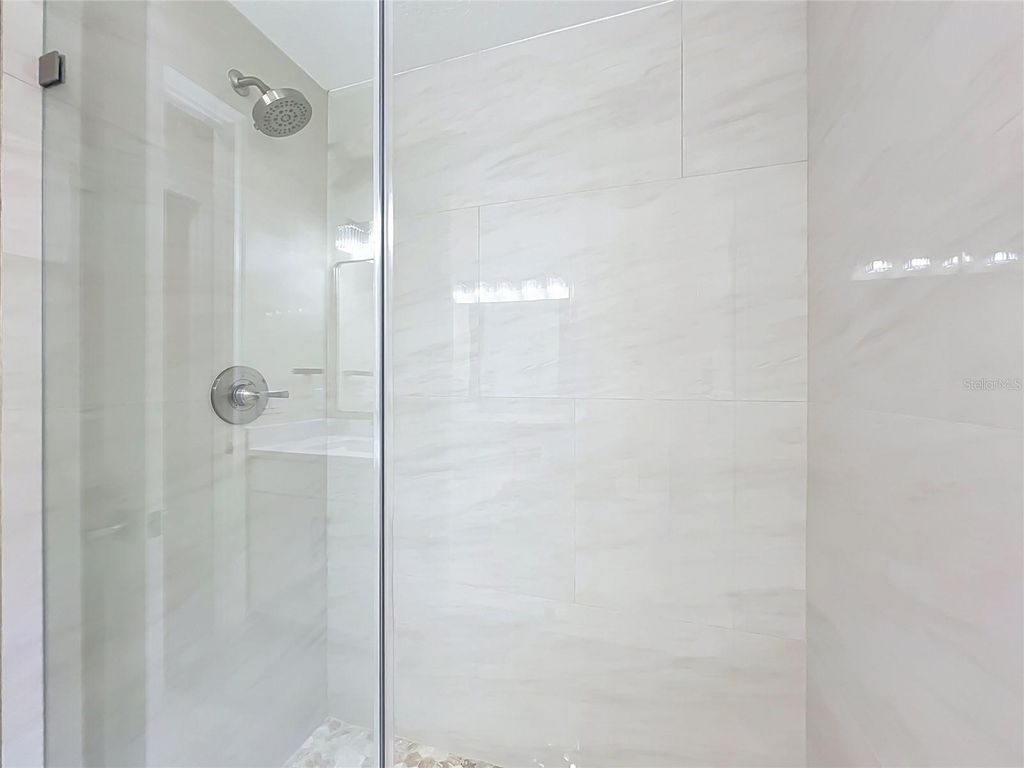Image 36 of property listing at 7426 POINTE VENEZIA DRIVE, Orlando, FL 32836